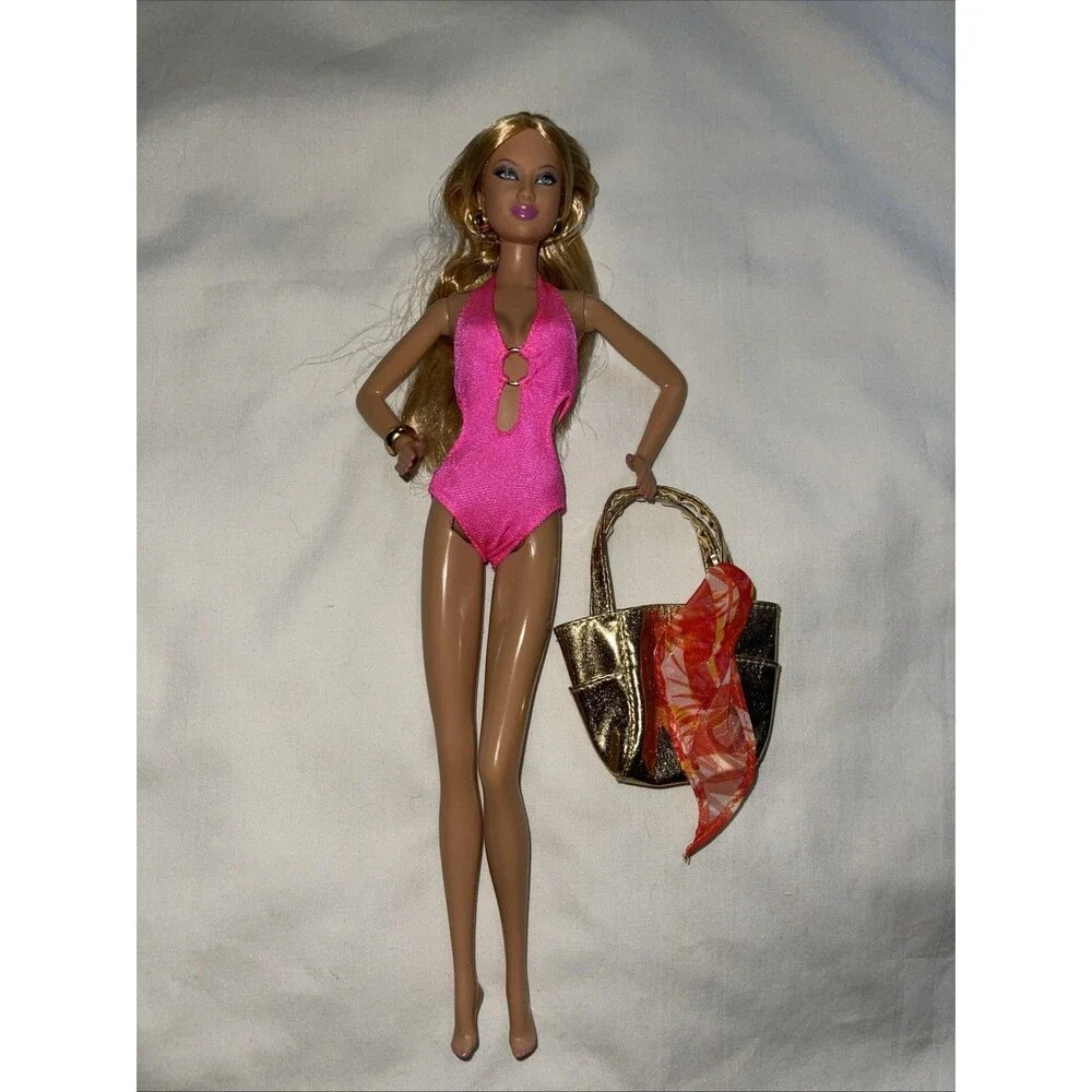 2011 Barbie Basics Model No. 04. Collection 003 (Black Label)